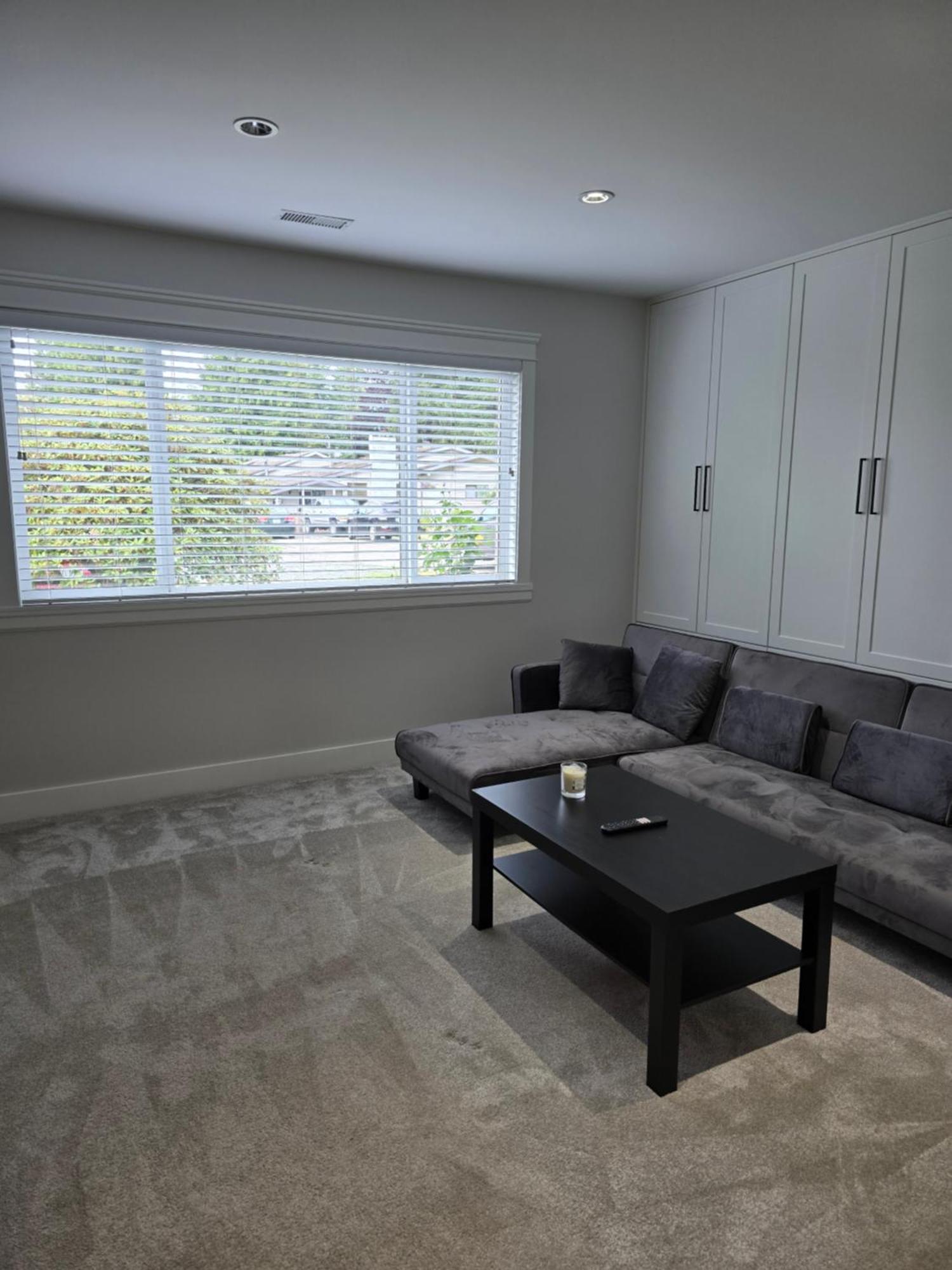 Private 1 Bedroom In Brookswood 랭글리 외부 사진